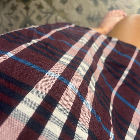 Gorgeous plaid dress with small side slit and tie up neck/collar - Picture 5 of 7